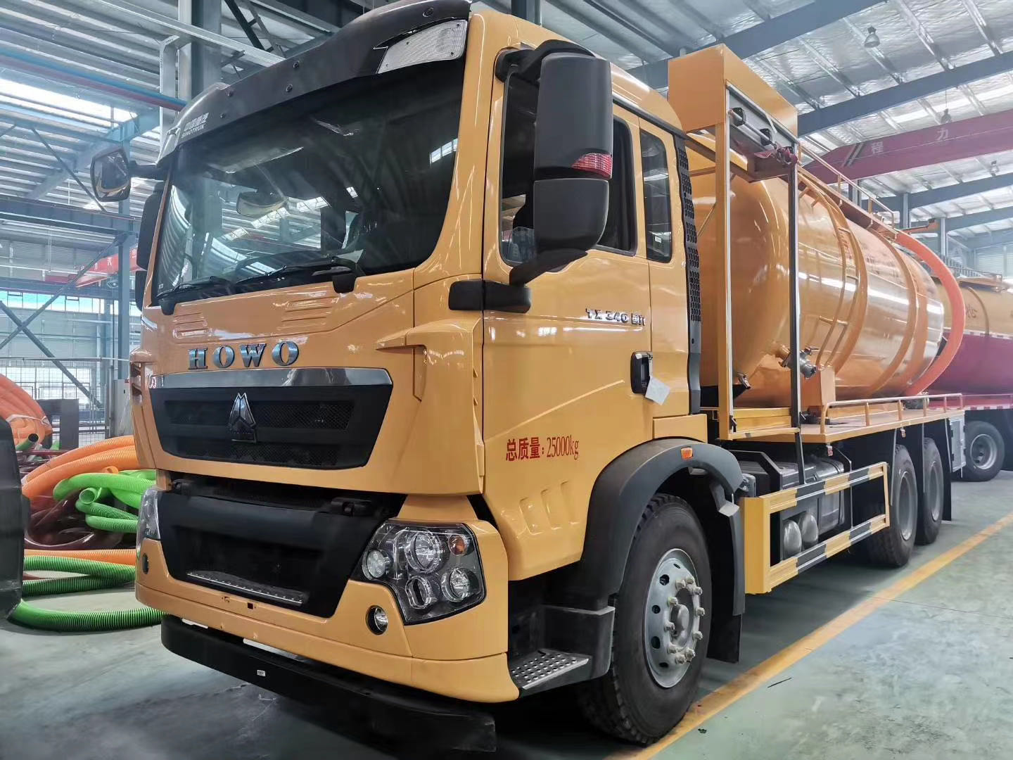 新品出征：重汽??沃豪??TX清洗吸污車，清洗吸污兩不誤