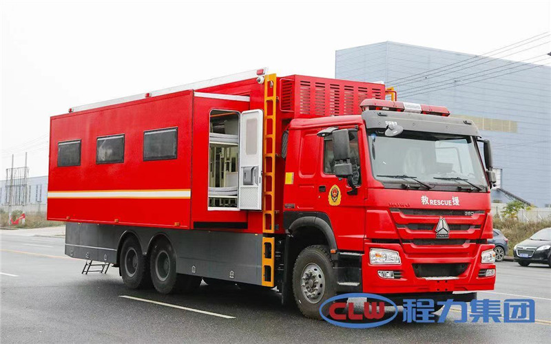 野外應(yīng)急救援多功能宿營(yíng)車馳援戰(zhàn)“疫”前線 讓戰(zhàn)“疫”民警有個(gè)家
