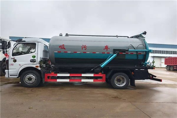東風(fēng)凱普特吸污車，容積8.5立方，朝柴170，萬里揚(yáng)6擋，國六標(biāo)準(zhǔn)