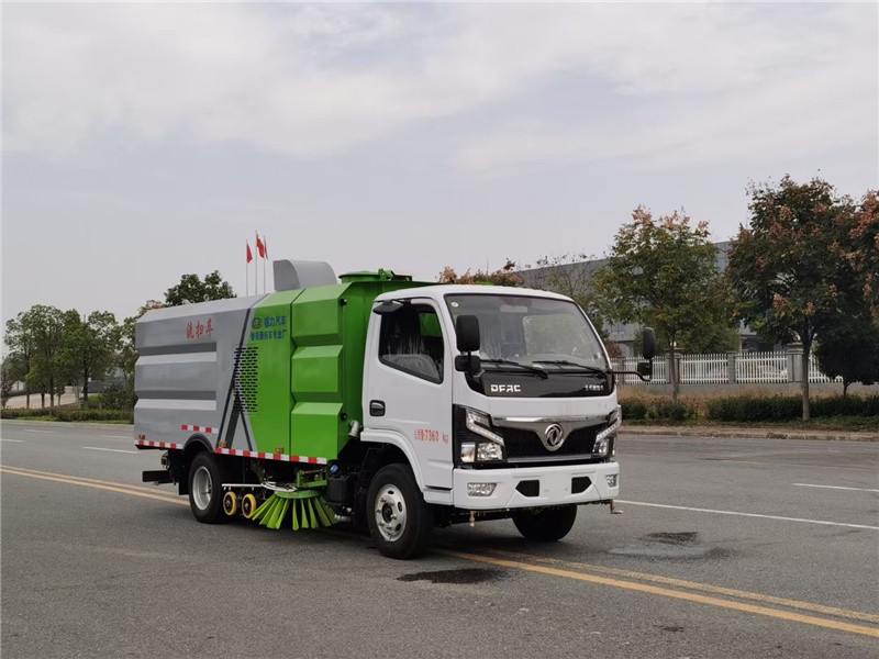 東風(fēng)純電動(dòng)洗掃車功能齊全，作業(yè)模式豐富，智能化程度高