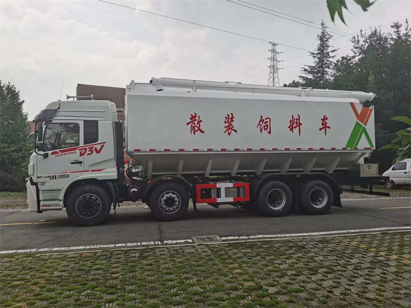 今日推薦：東風暢行前四后八散裝飼料車保證“菜籃子”產品產的出、運的走、供得上