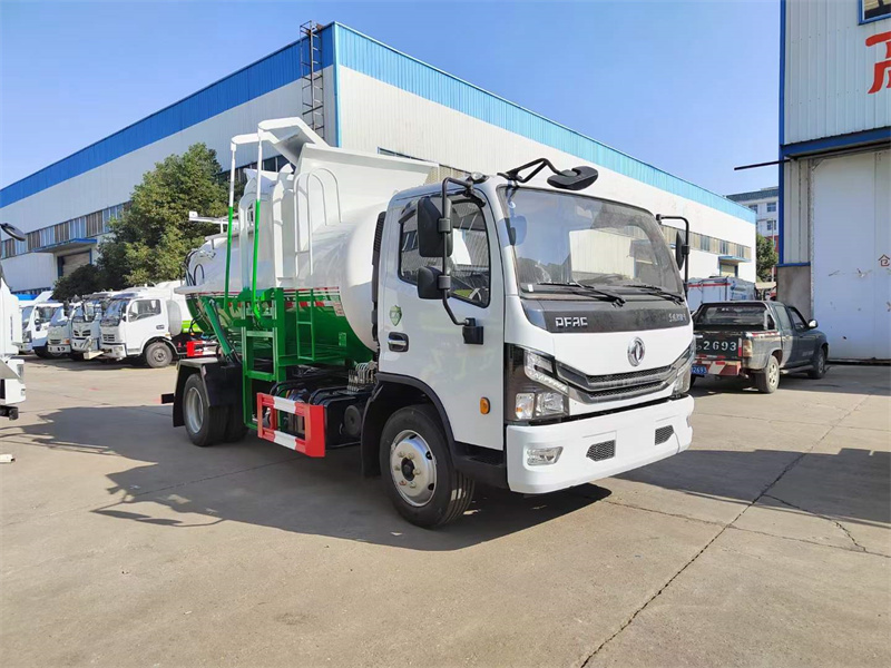 東風(fēng)大多利卡圓罐餐廚垃圾車(chē)