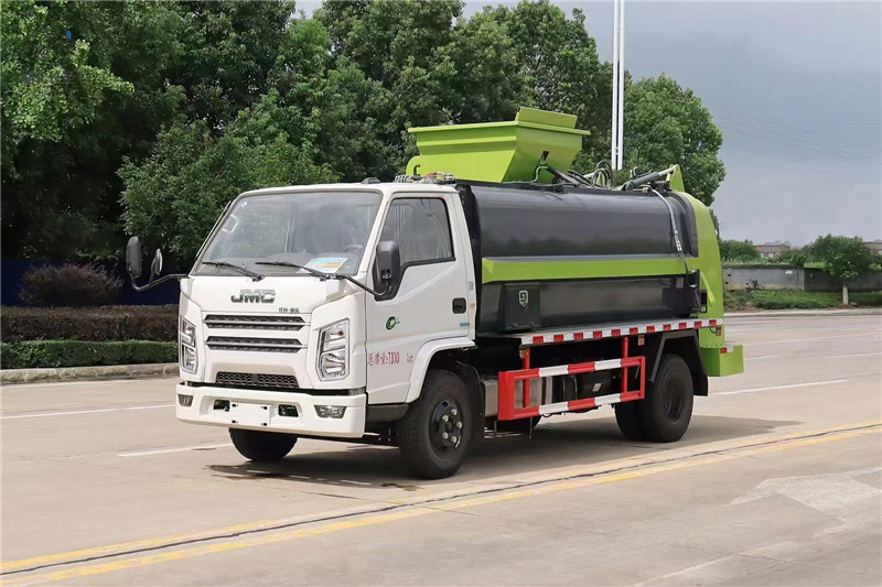 江鈴5方餐廚垃圾車(chē)